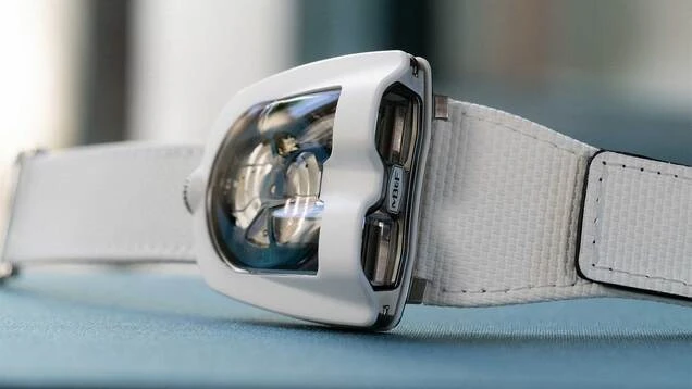 Gmt mb f hm8mk2 web 1