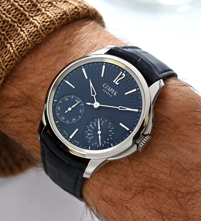 czapek quai des bergues blue wristshot