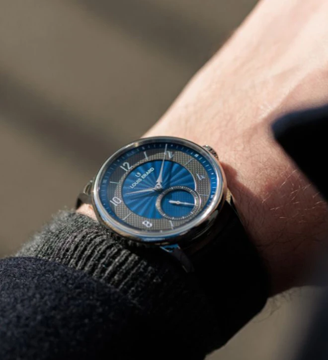 louis erard excellence petite Send guilloche blue wristshot