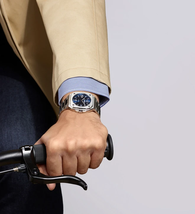 BR05 blue steel bellross wristshot