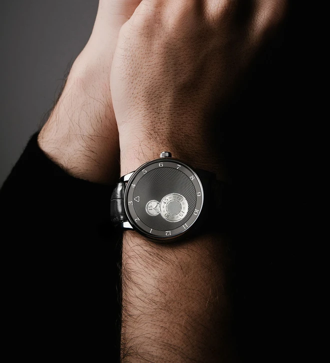 trilobe nuit fantastique brume 405 wristshot