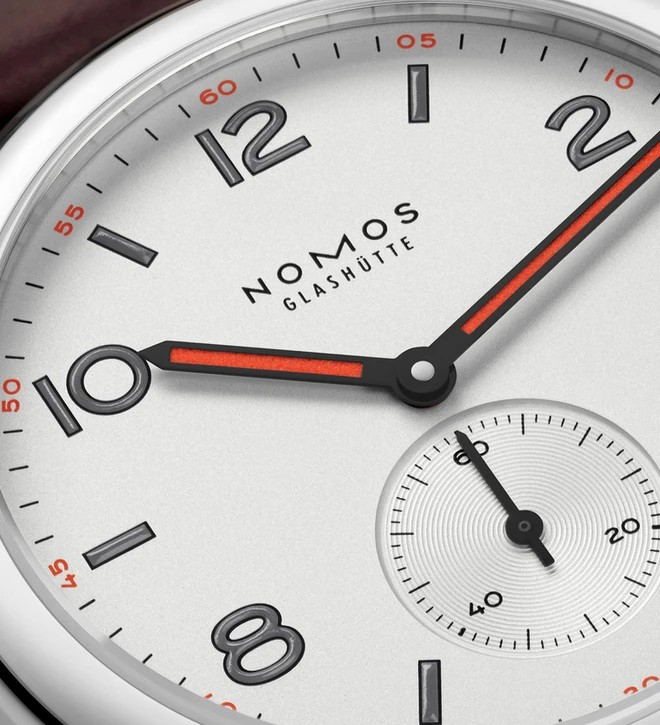 nomos club 36 macro