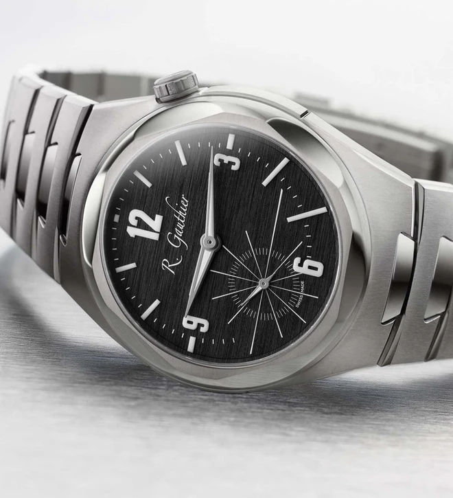 C by Romain Gauthier Titanium Edition Bracelet black dial
