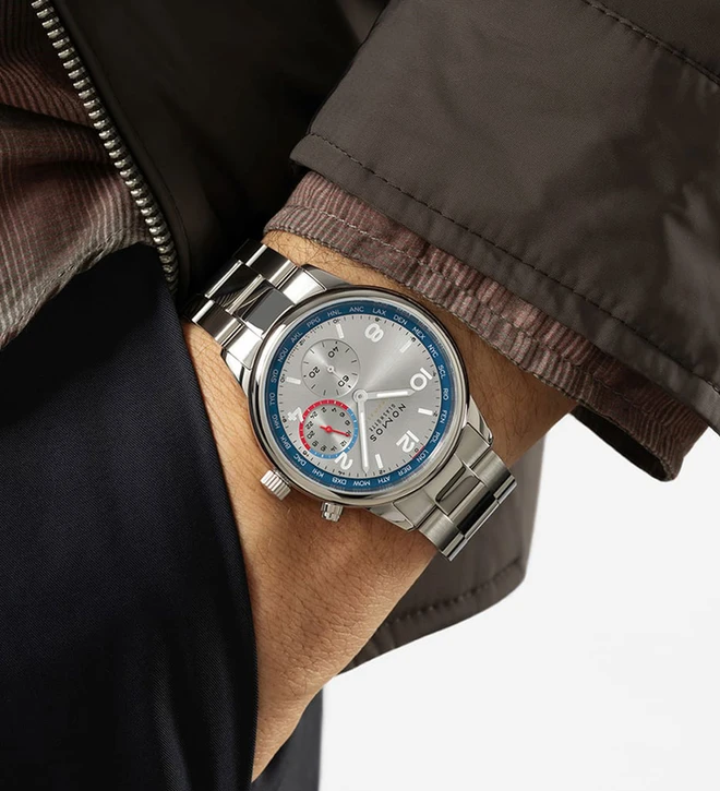 Nomos Club Sport neomatik Worldtimer silver wristshot