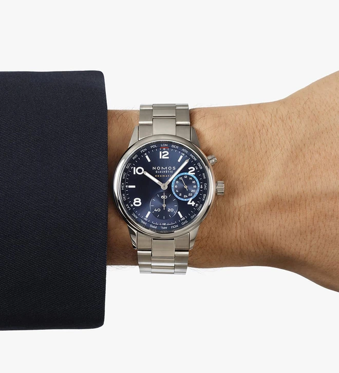 Nomos Club Sport neomatik Worldtimer blue wristshot