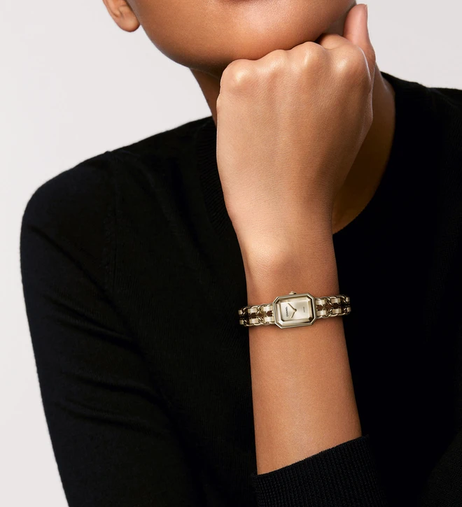 chanel premiere chain golden brown watch H11152 wristshot