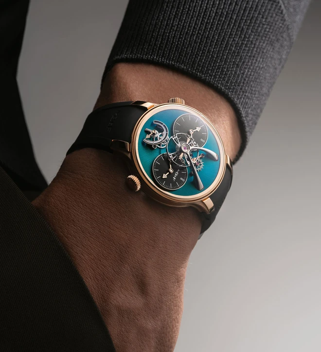 MBF lm1 evo rose gold wristshot