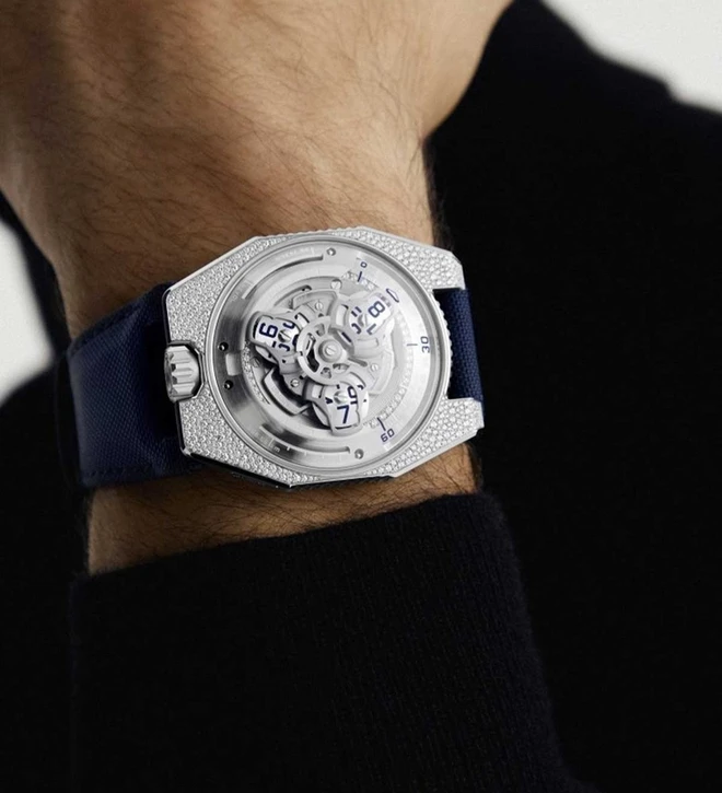 ur100_stardust_wristshot