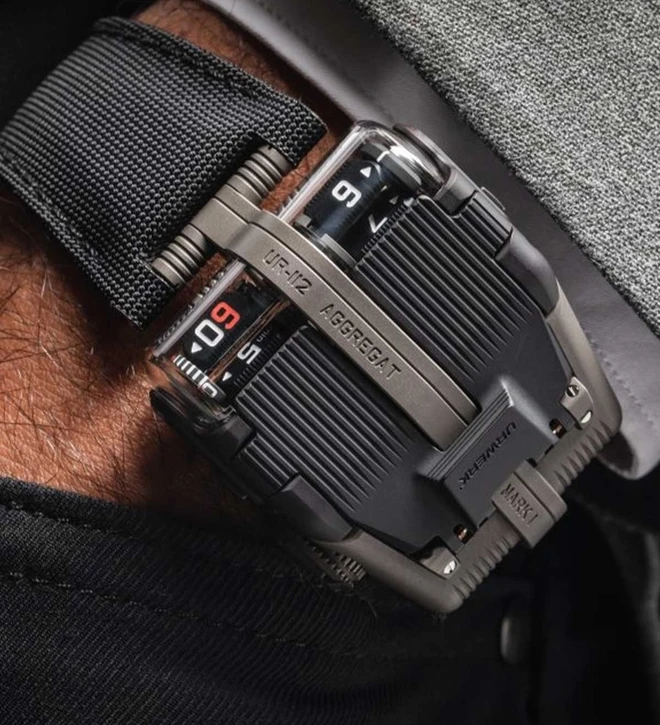 ur112_aggregat_wristshot