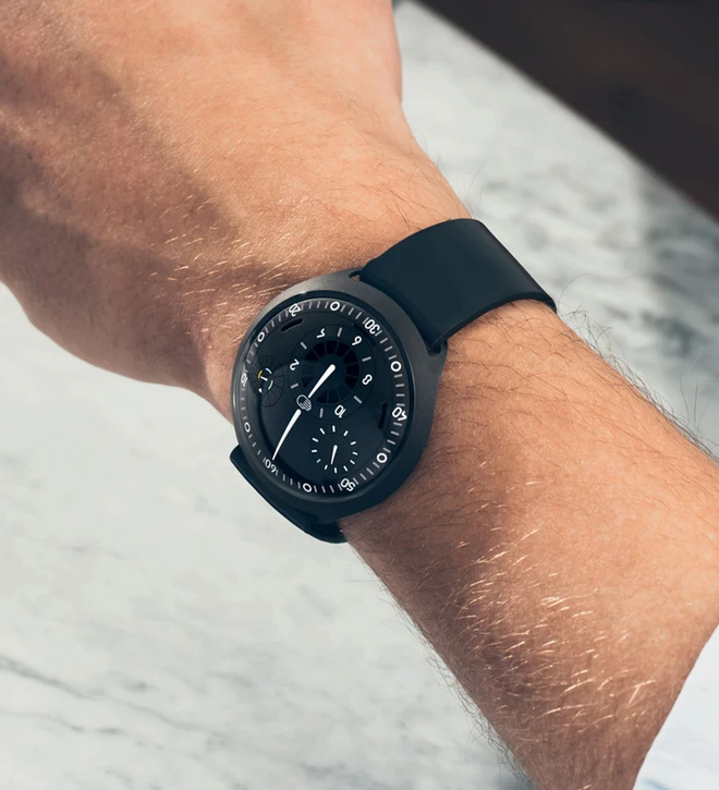 ressence_type2_wristshot