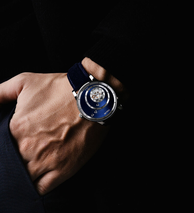 trilobe_les_martinaux_sunray_blue_wristshot