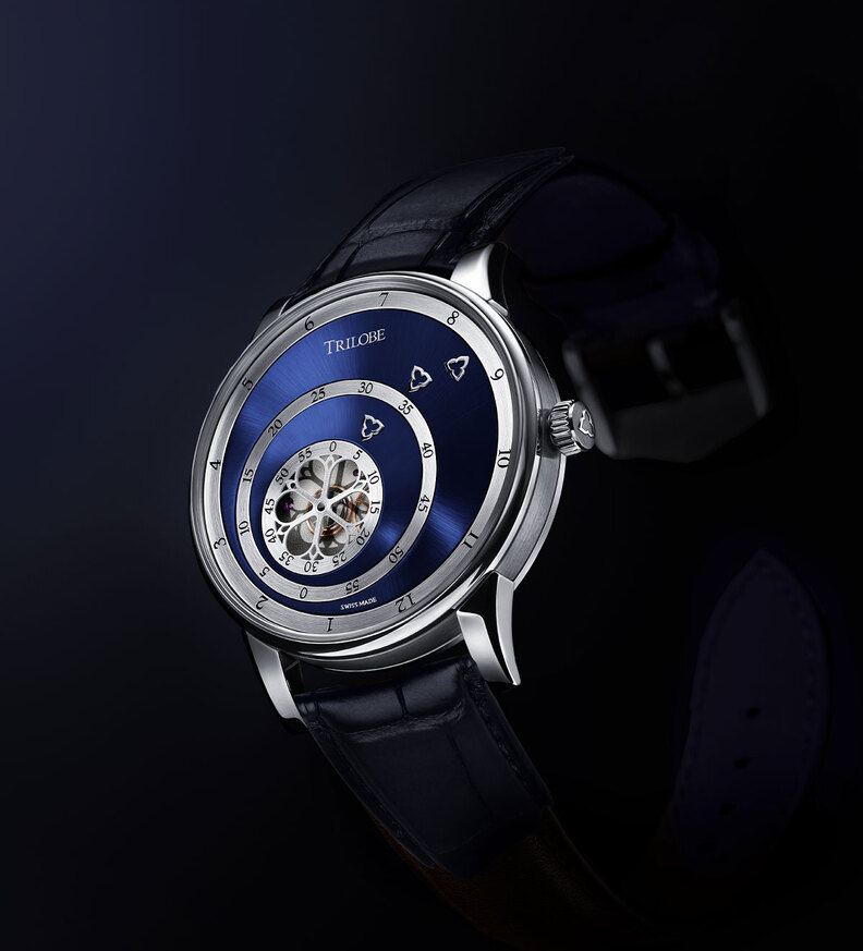 trilobe_les_martinaux_sunray_blue_dial