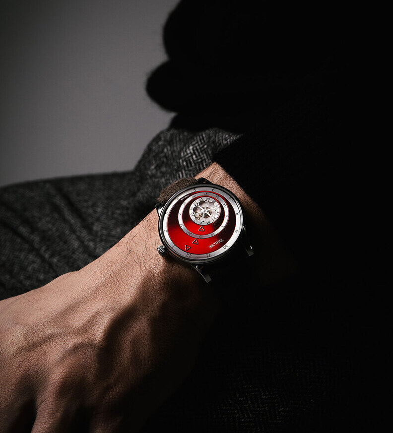 trilobe_les_martinaux_sunray_carmine_wristshot