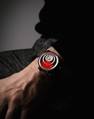 trilobe_les_martinaux_sunray_carmine_wristshot