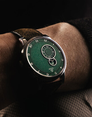 trilobe_nuit_fantastique_grained_green_wristshot