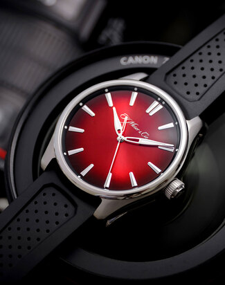 hmoser_pioneer_centre_seconds_madred_watch