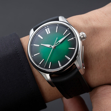 Pioneer Centre Seconds Cosmic Green - H.Moser & Cie - gmtitalia.com