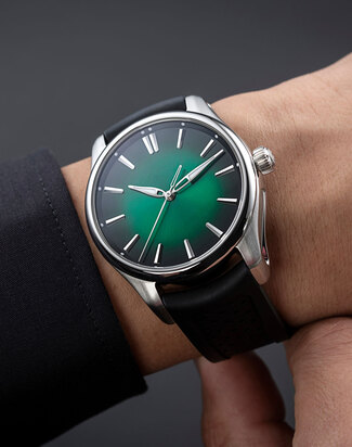 HMoser Pioneer CentreSeconds CosmicGreen wristshot