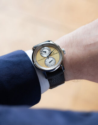 louis erard massena lab wristshot gold