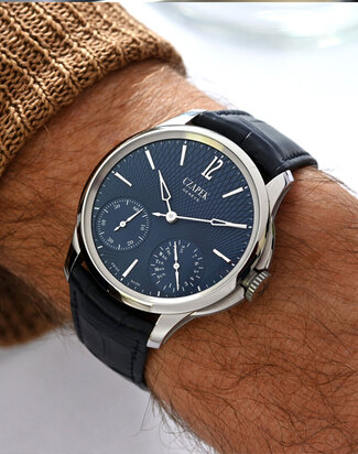 czapek quai des bergues blue wristshot