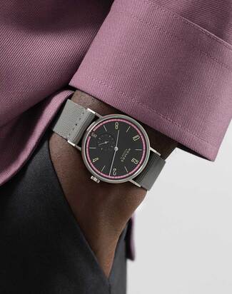 nomos tangente tiefseegrau wristshot
