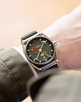 louis erard alain silbertein kaki wristshot