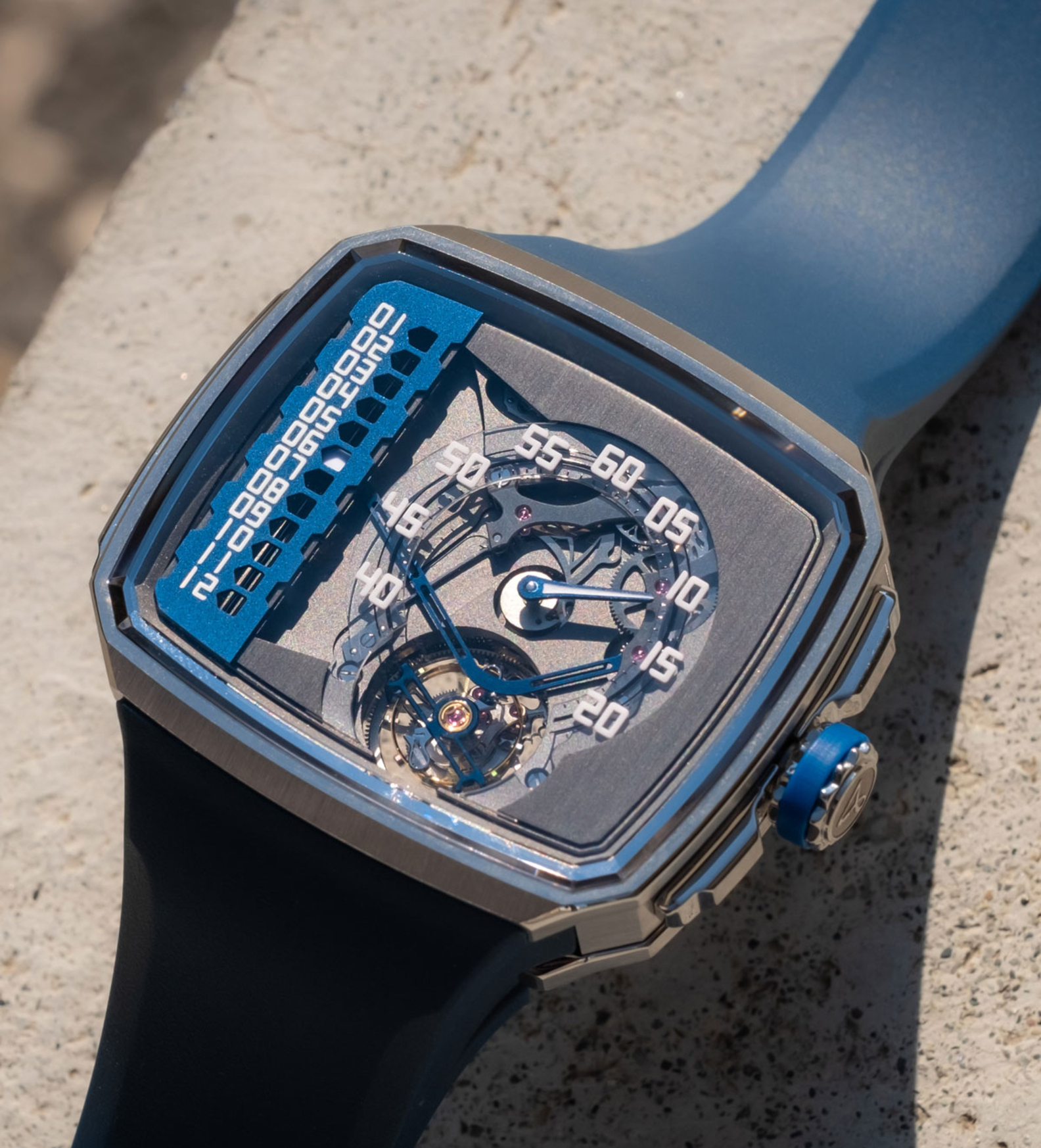 HLLinear Series 1 hautlence lifestyle