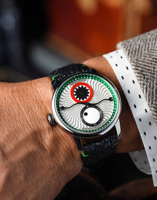 louis erard regulateur konstantin 42mm wristshot