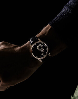 trilobe nuit fantastique grained black 405 wristshot