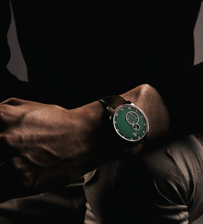 trilobe nuit fantastique grained green 38 5 wristshot