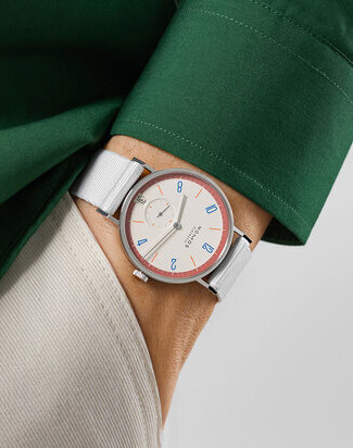 nomos tangente love wristshot