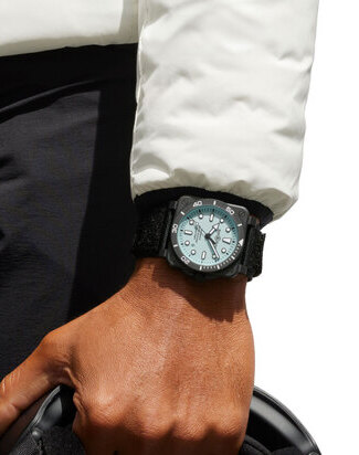 BR03 diver full lum bellross wristshot
