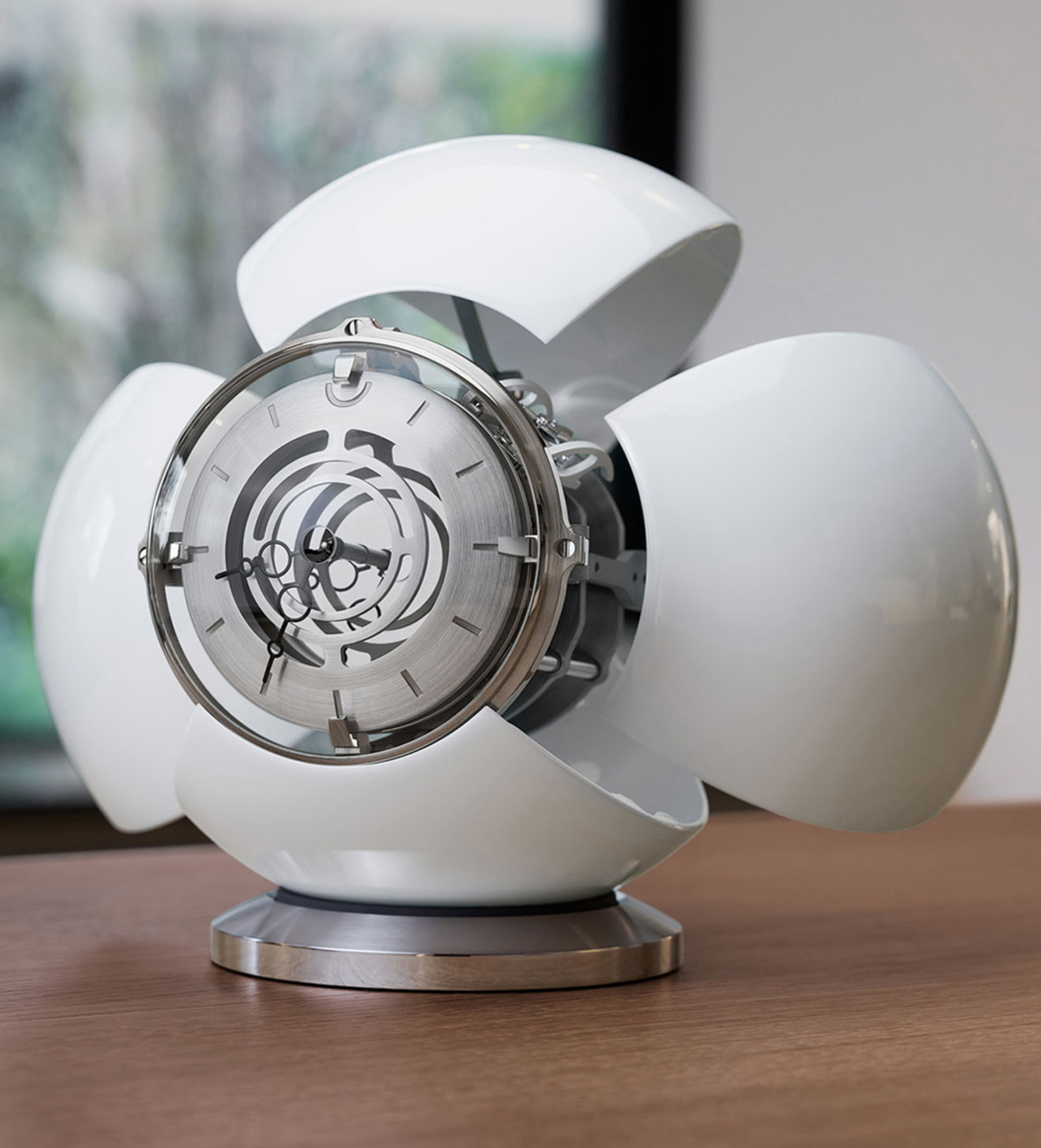 MBF lepee orb white lifestyle