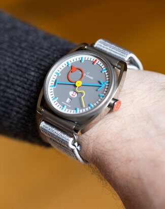 louis erard alain silbertein day date grey wristshot