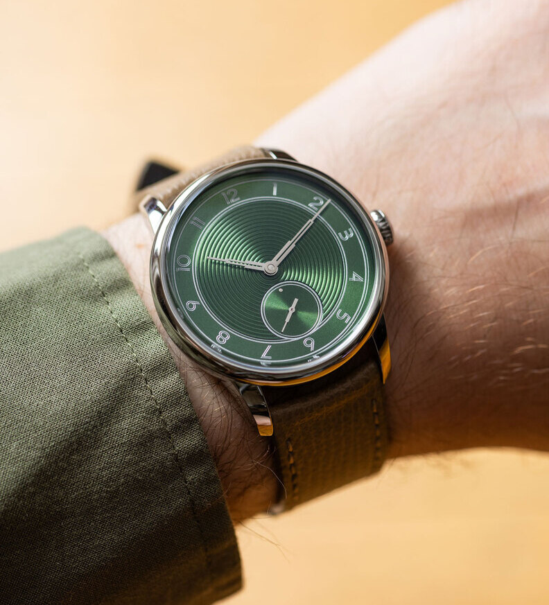 louis erard horophile metropolis green wristshot