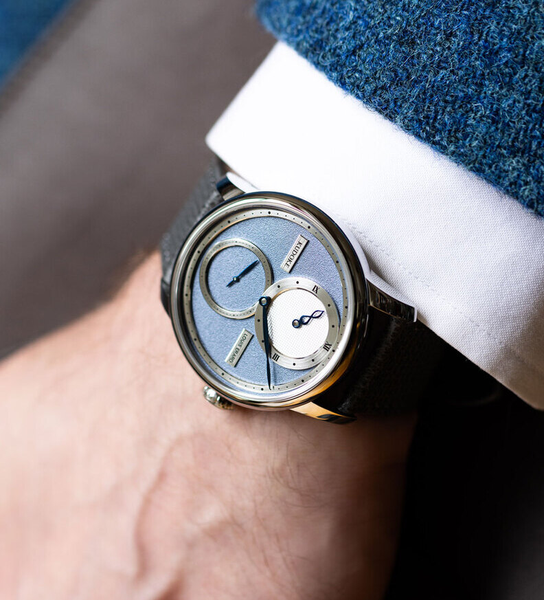 louis erard le regulateur kudoke light blue wristshot