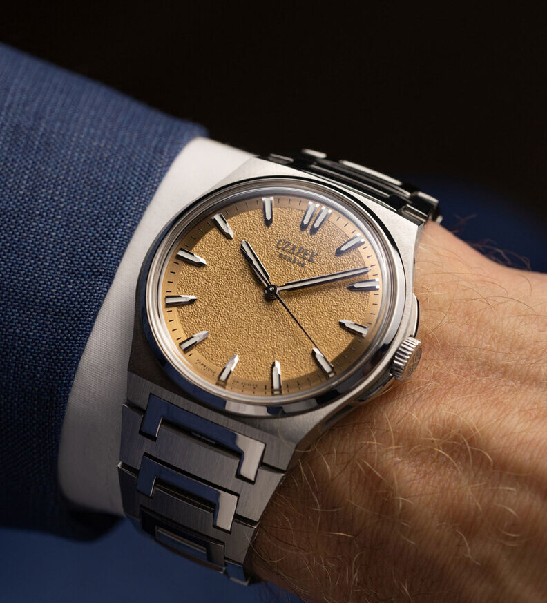 Czapek Antarctique GMT Milano Edition Wristshot