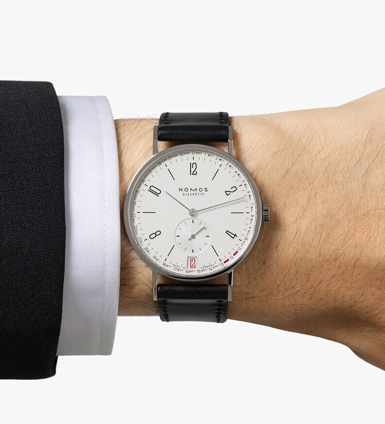 nomos tangente 2date wristshot