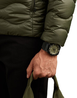 BellRoss BR 0392 Diver Military wristshot