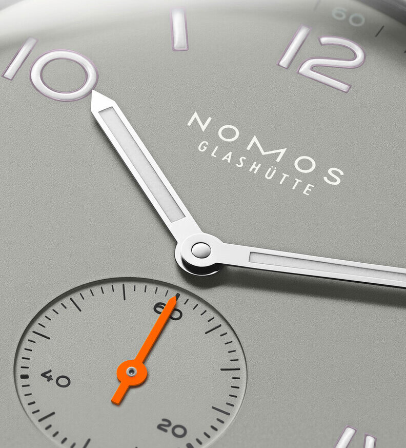 nomos club campus 38 absolute gray dial