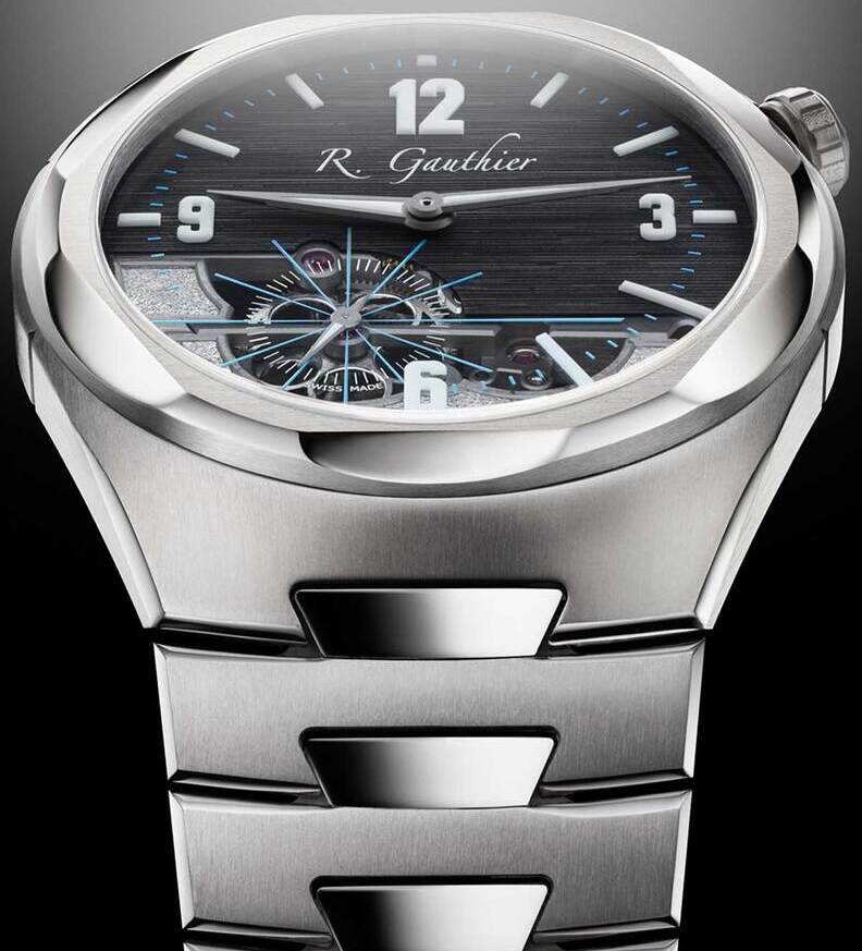 C by Romain Gauthier Titanium Edition Bracelet black sapphire dial