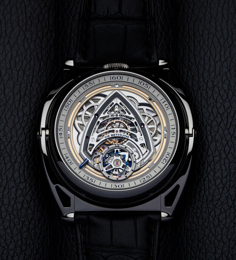 De Bethune DB Kind of Two Jumping GMT lifestyle 3