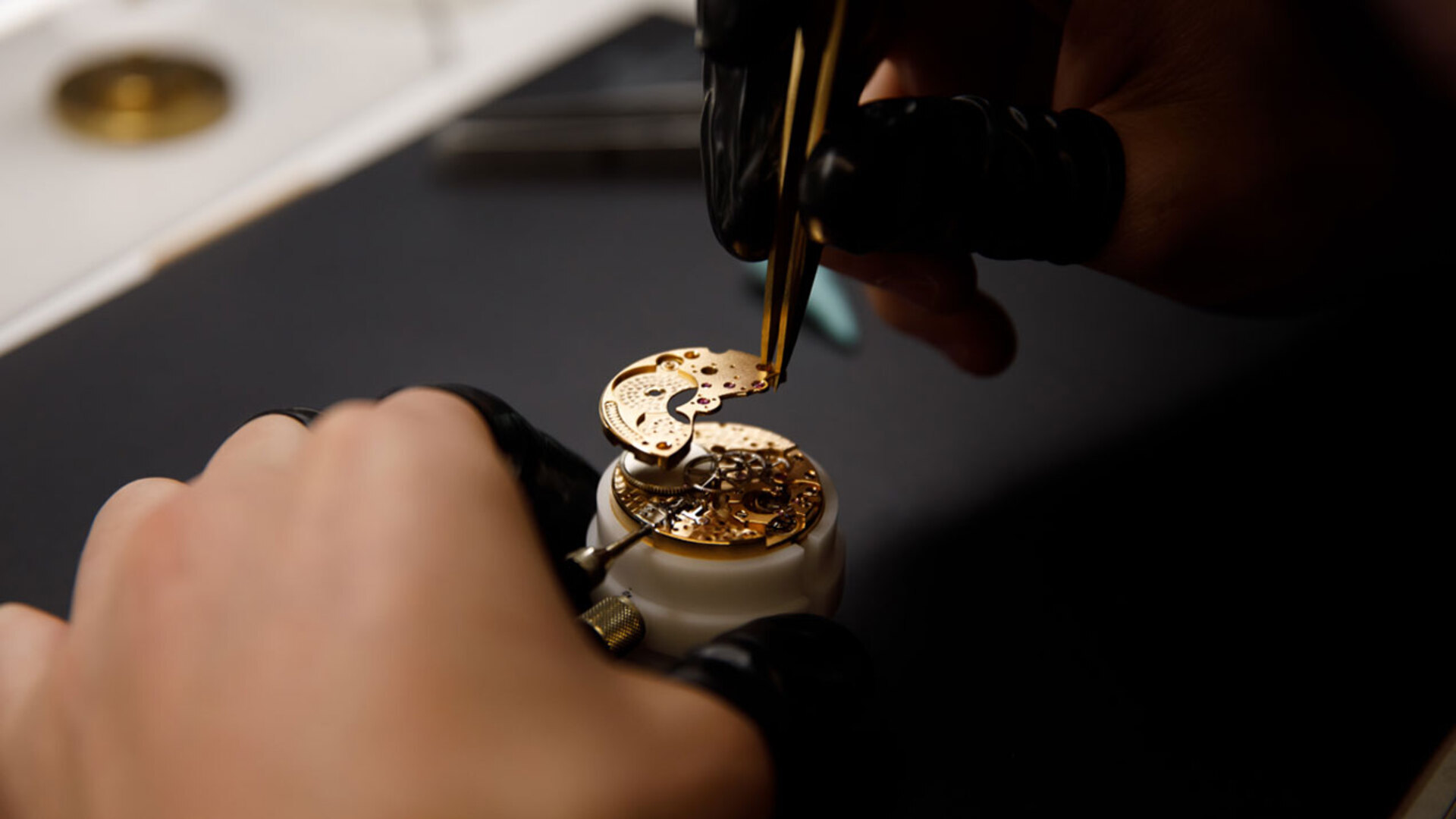 Voutilainen KV20i Reversed GMT Milano Edition journal manufacture