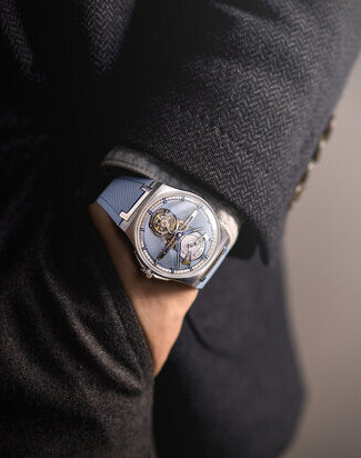 Czapek Antarctique Tourbillon Glacier Blue wristshot