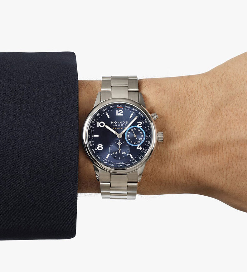 Nomos Club Sport neomatik Worldtimer blue wristshot