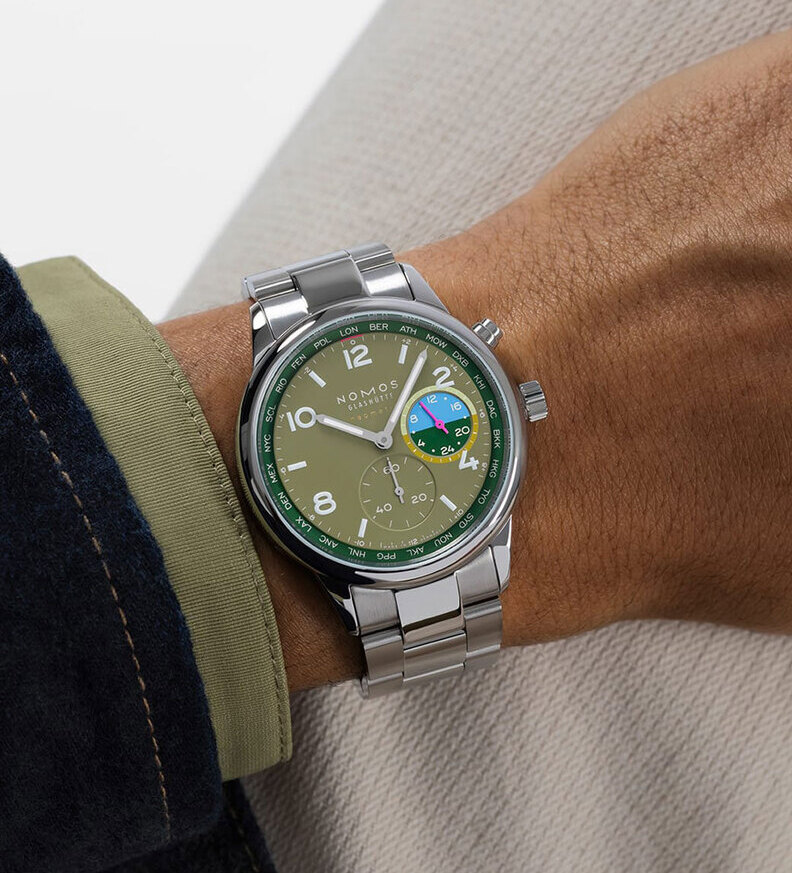 Nomos Club Sport neomatik Worldtimer Jungle wristshot