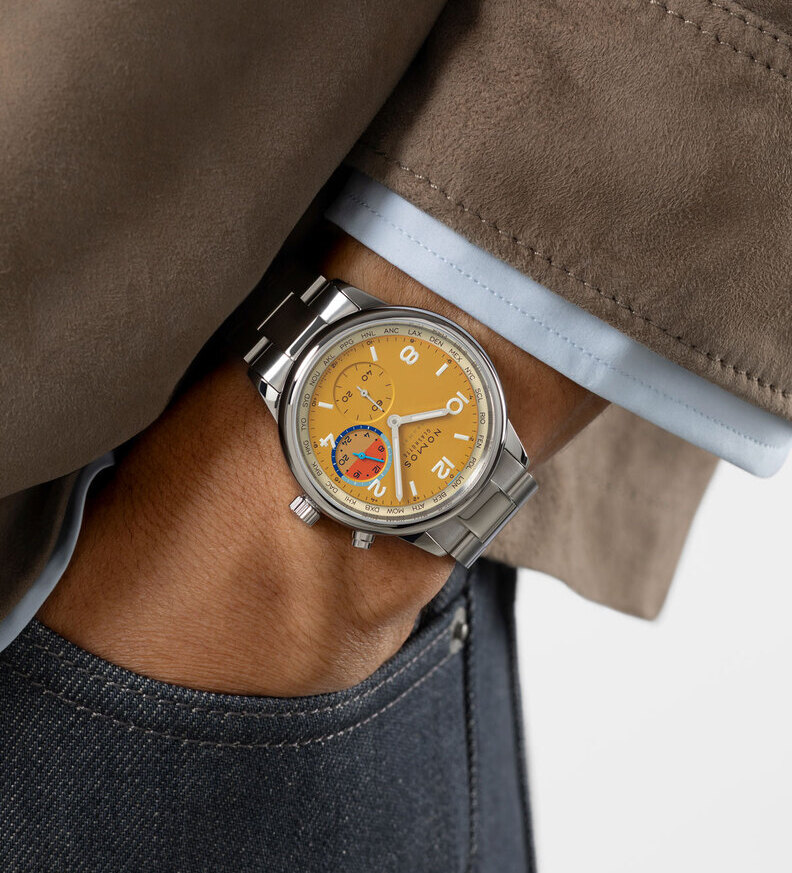 Nomos Club Sport neomatik Worldtimer Dune wristshot