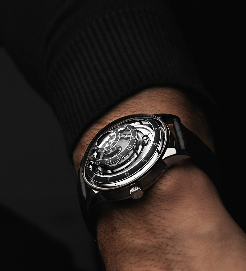 Trilobe Une Folle Journe Edition Rhodie Black wristshot