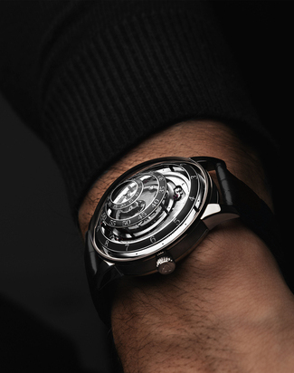Trilobe Une Folle Journe Edition Rhodie Black wristshot