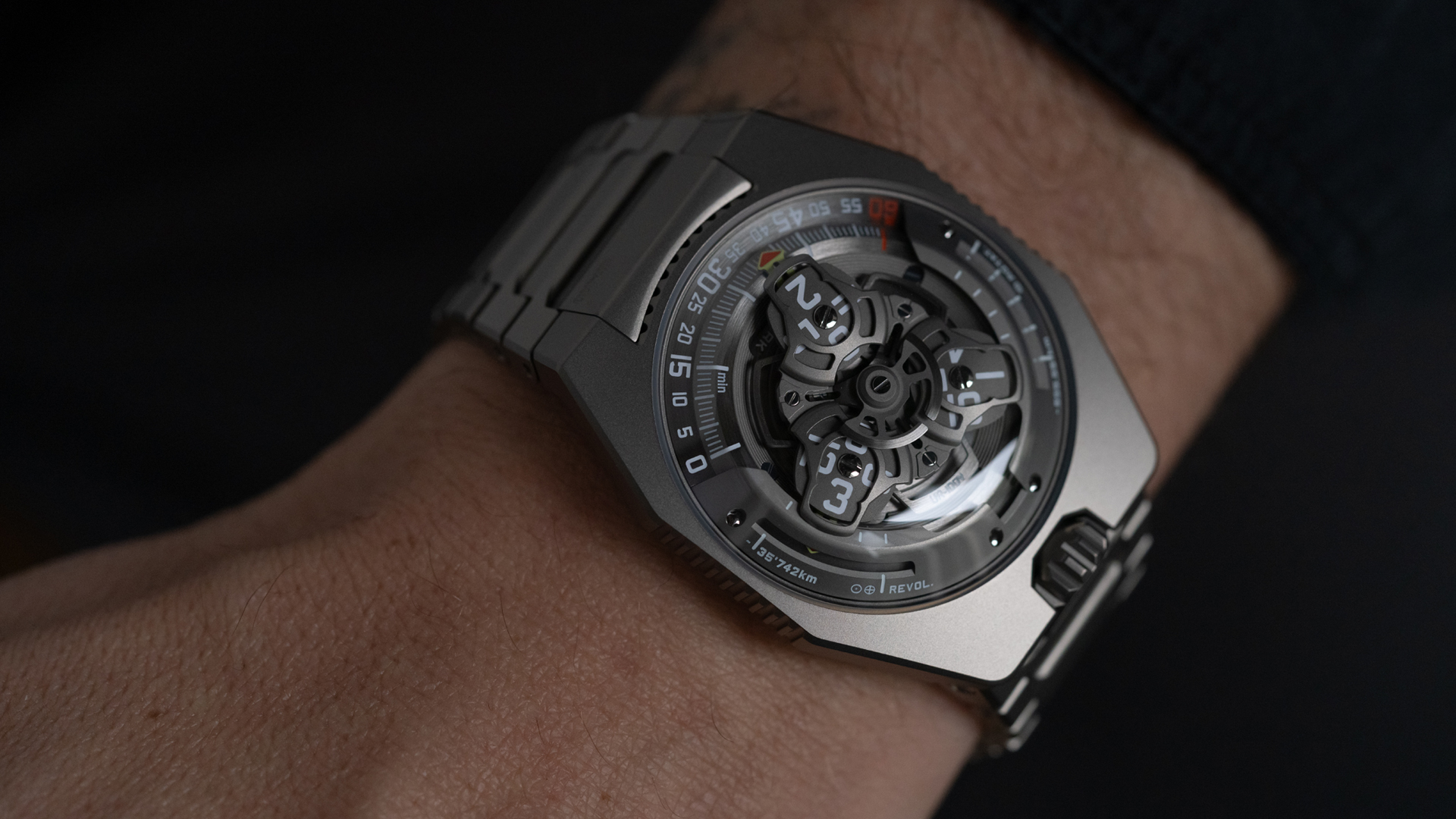 Urwerk brand page wide 4